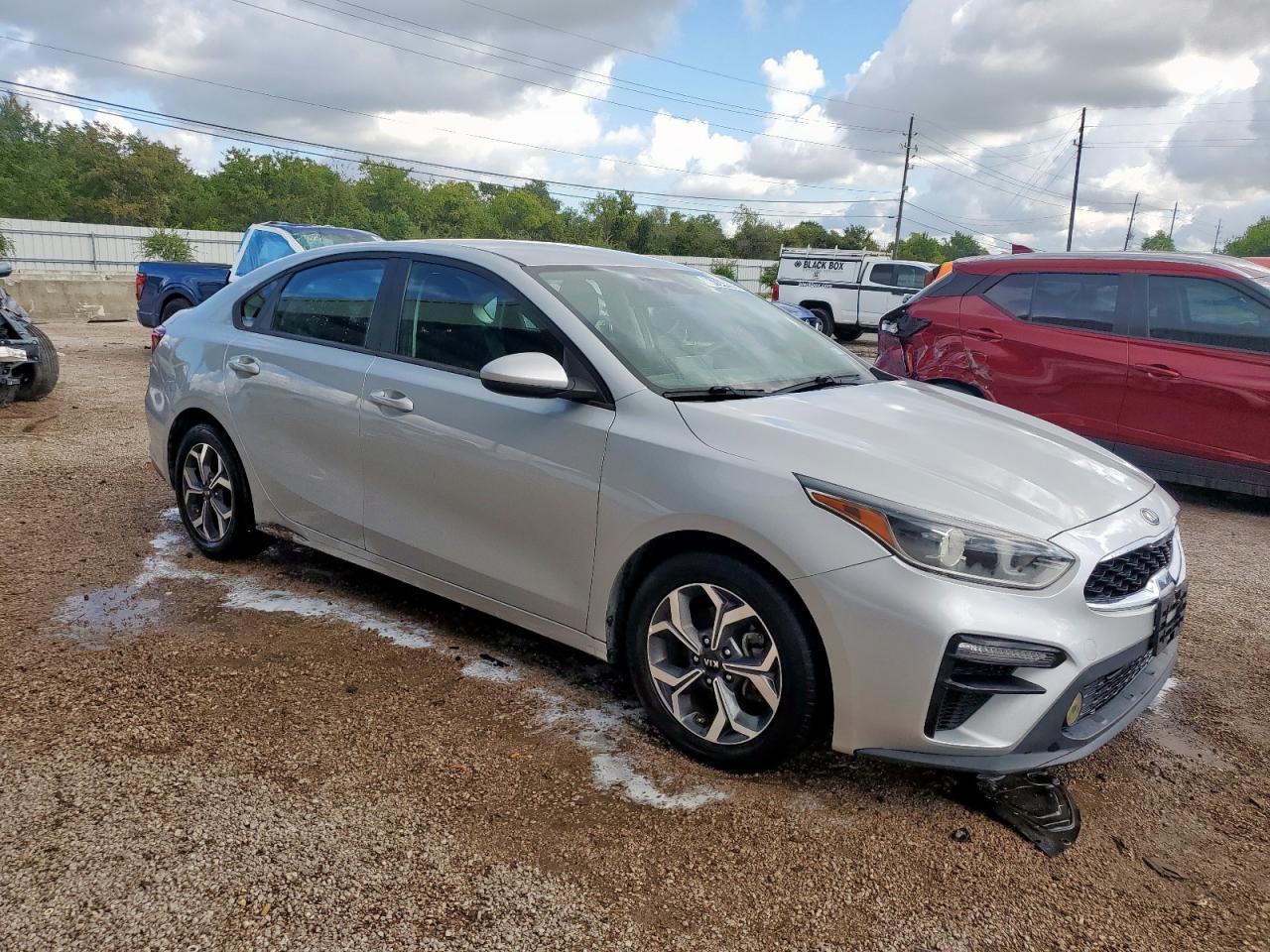 2021 Kia Forte Fe - Image 4