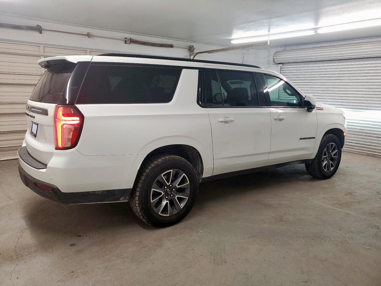 2022 Chevrolet Suburban K1500 Z71 - Image 3