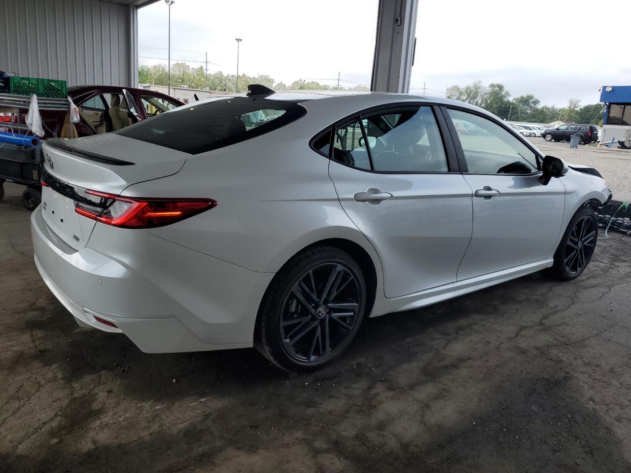 2025 Toyota Camry Xse - Фото 3