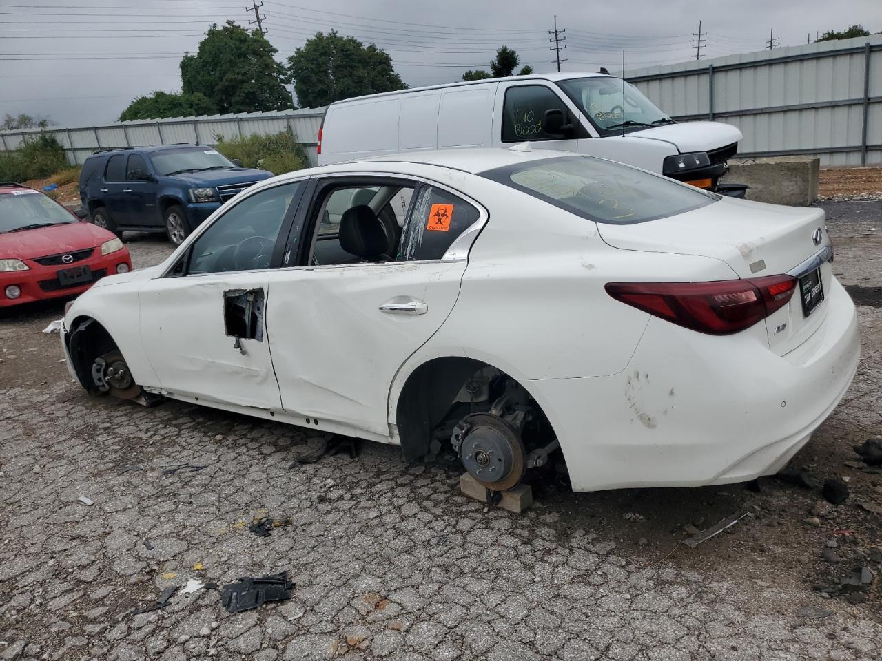2021 Infiniti Q50 Luxe - Фото 2