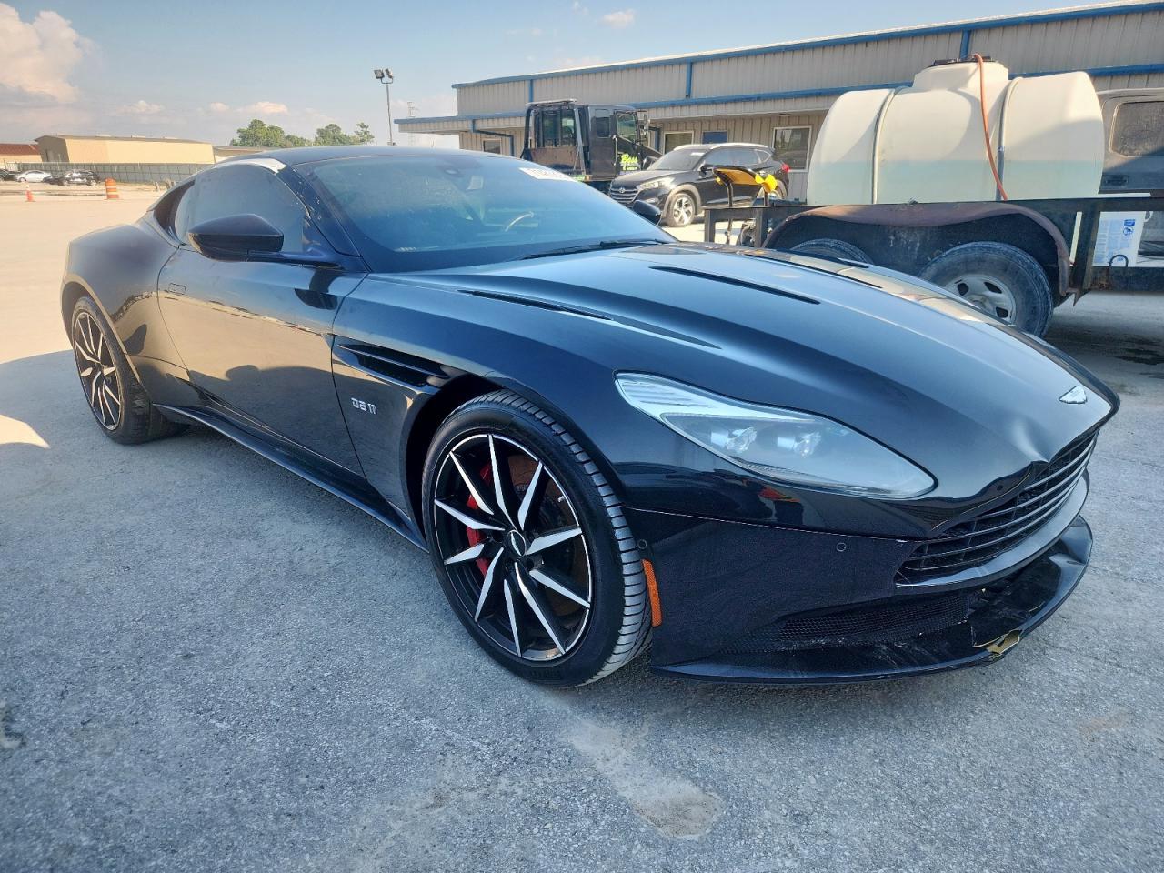 2018 Aston Martin Db11 - Фото 4