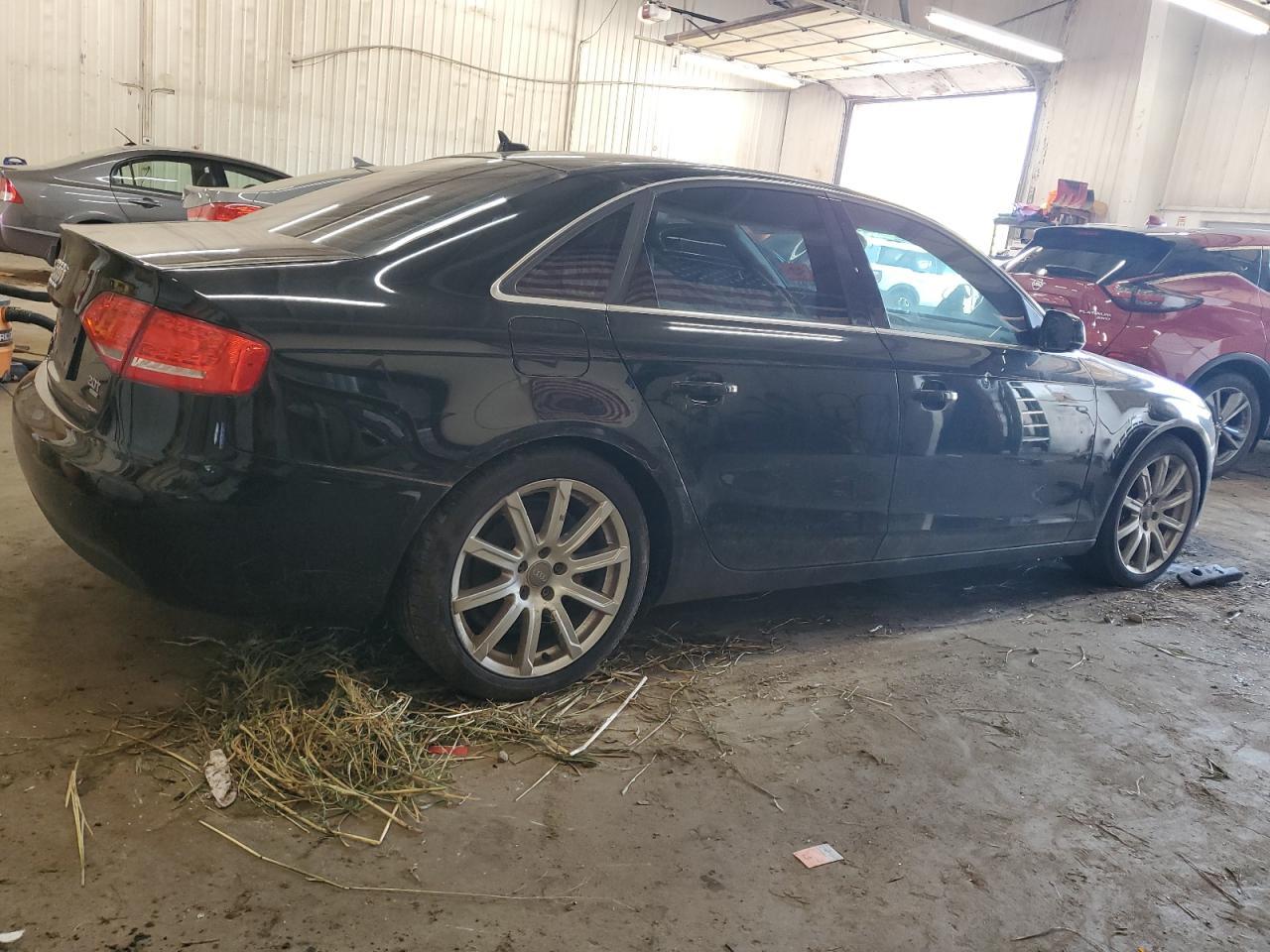 2010 Audi A4 Premium Plus - Фото 3