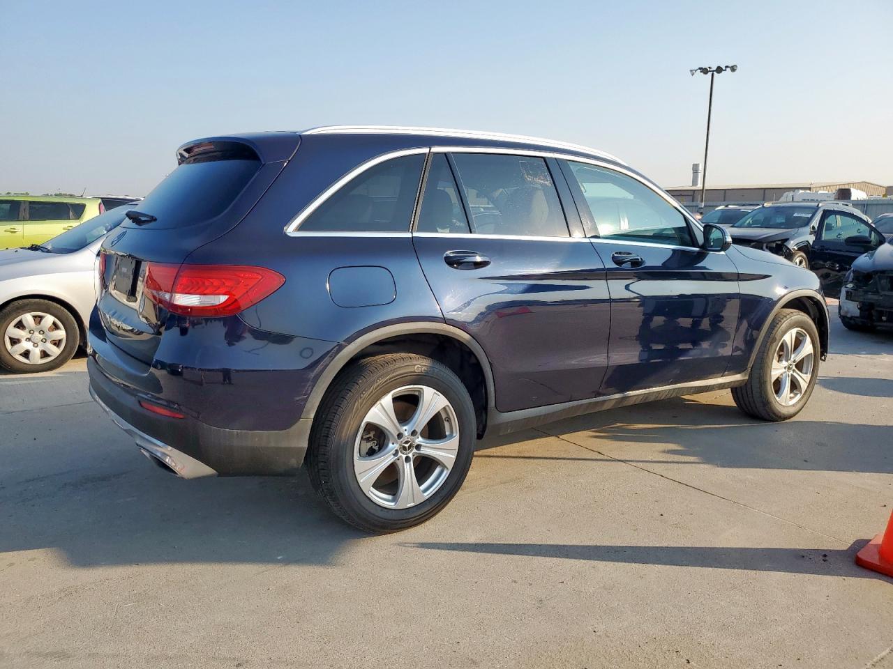2017 Mercedes-Benz Glc 300 - Фото 3