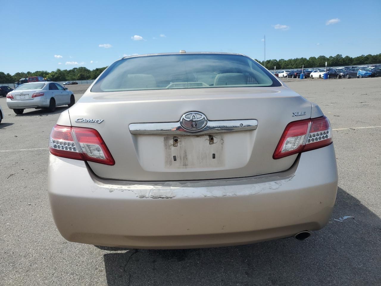 2010 Toyota Camry Base - Фото 6