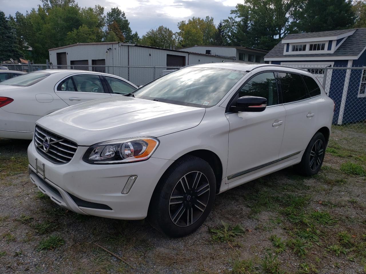 2017 Volvo Xc60 T5 Dynamic - Фото 2
