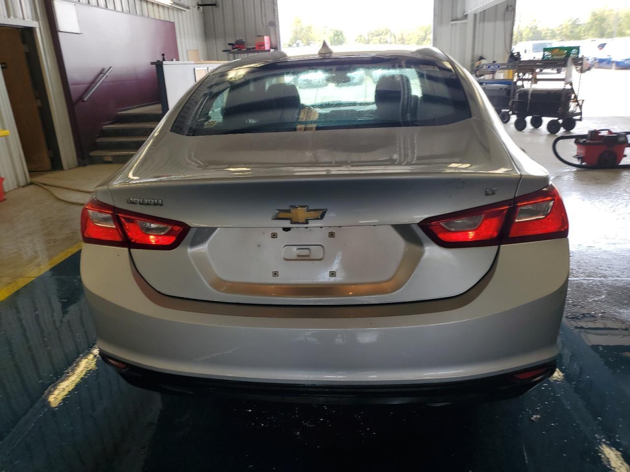 2018 Chevrolet Malibu Lt - Image 6