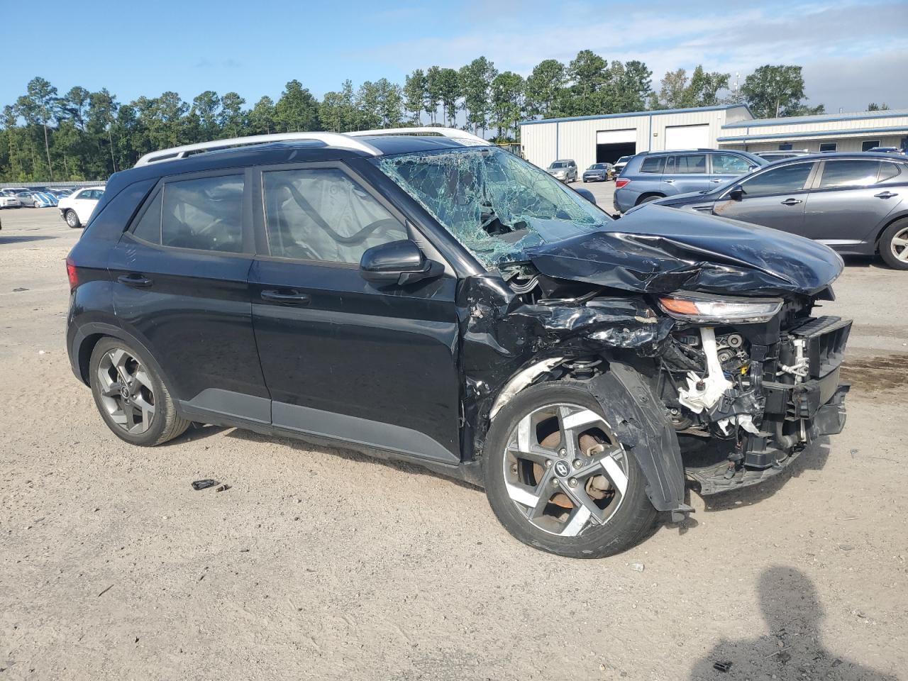 2022 Hyundai Venue Sel - Image 4