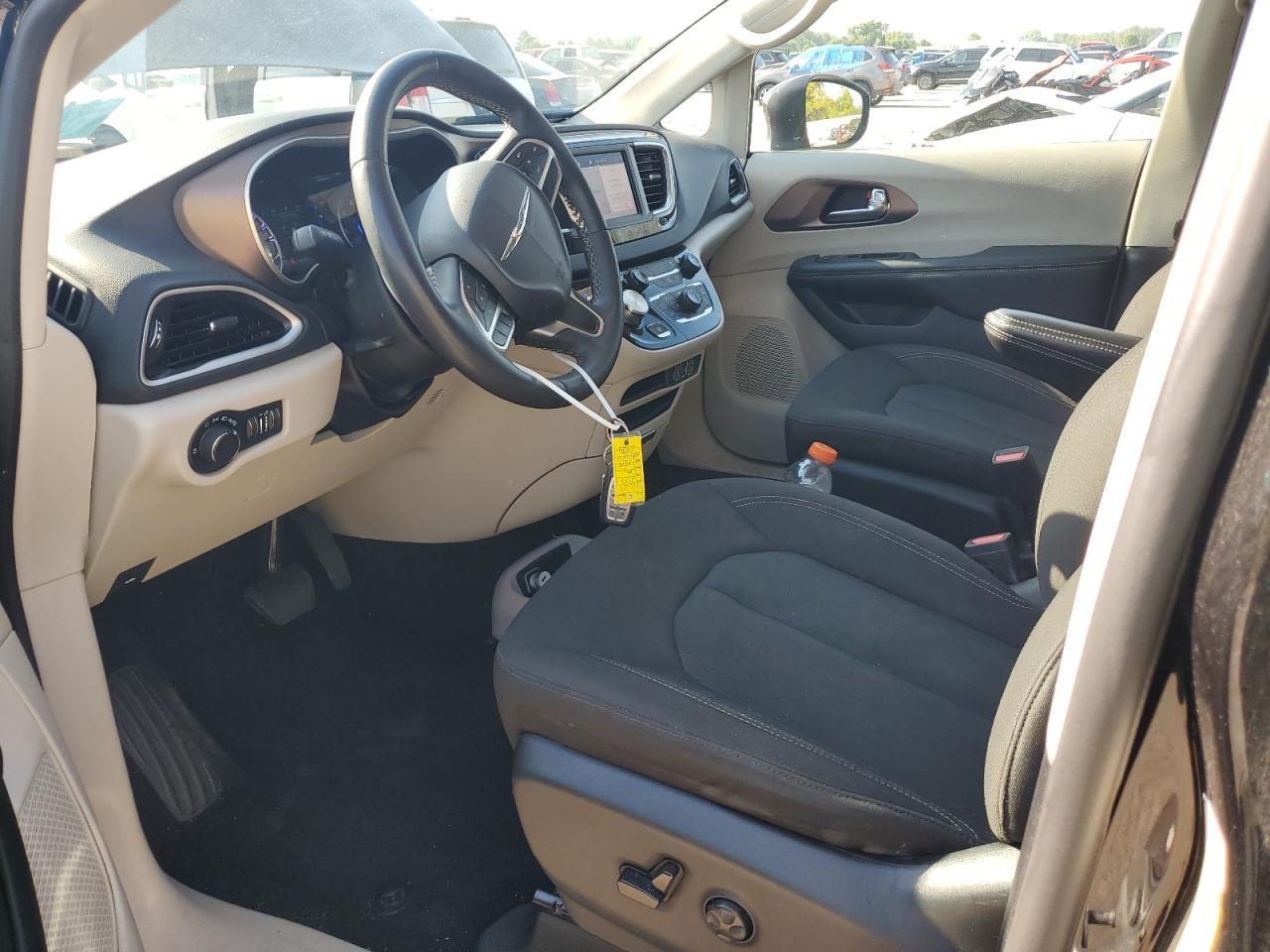 2023 Chrysler Voyager Lx - Фото 7