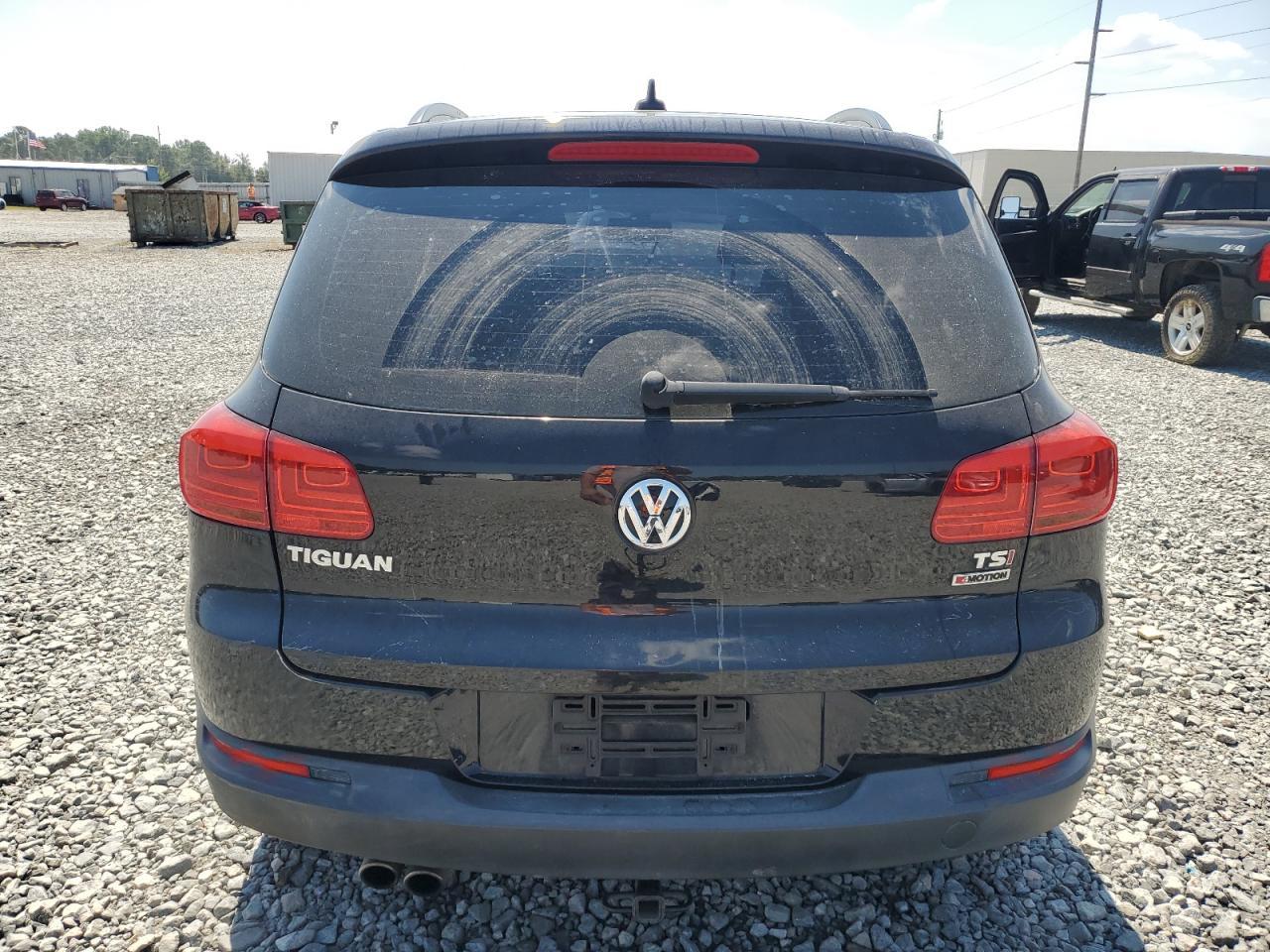 2017 Volkswagen Tiguan S - Image 6