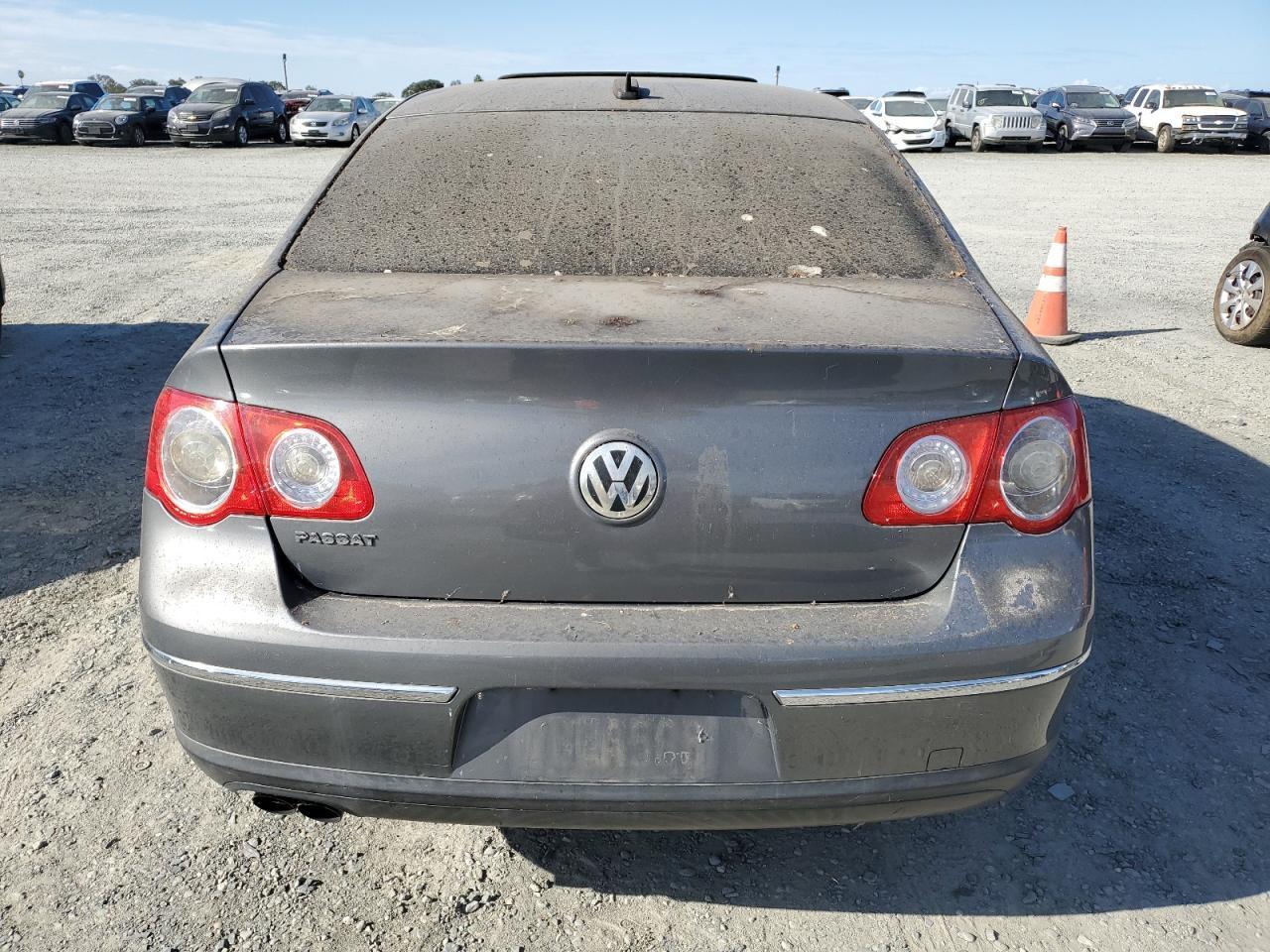 2006 Volkswagen Passat 2.0T - Image 6