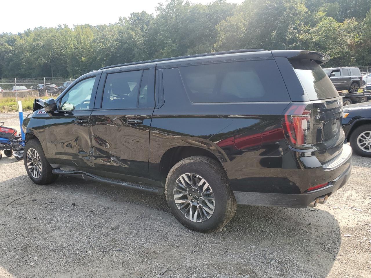 2025 Chevrolet Suburban K1500 Z71 - Image 2