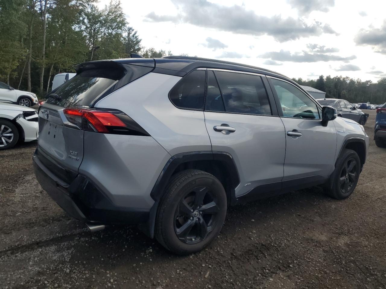 2021 Toyota Rav4 Xle - Image 3