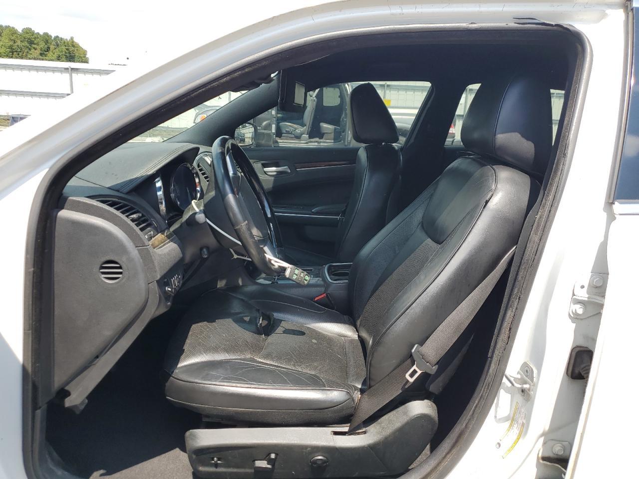 2013 Chrysler 300C - Фото 7