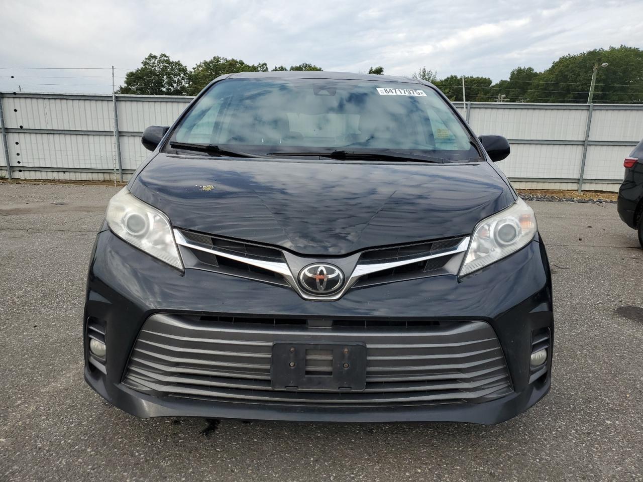 2018 Toyota Sienna Xle - Image 5