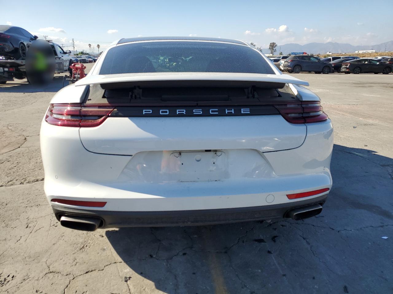 2018 Porsche Panamera 4 - Фото 6