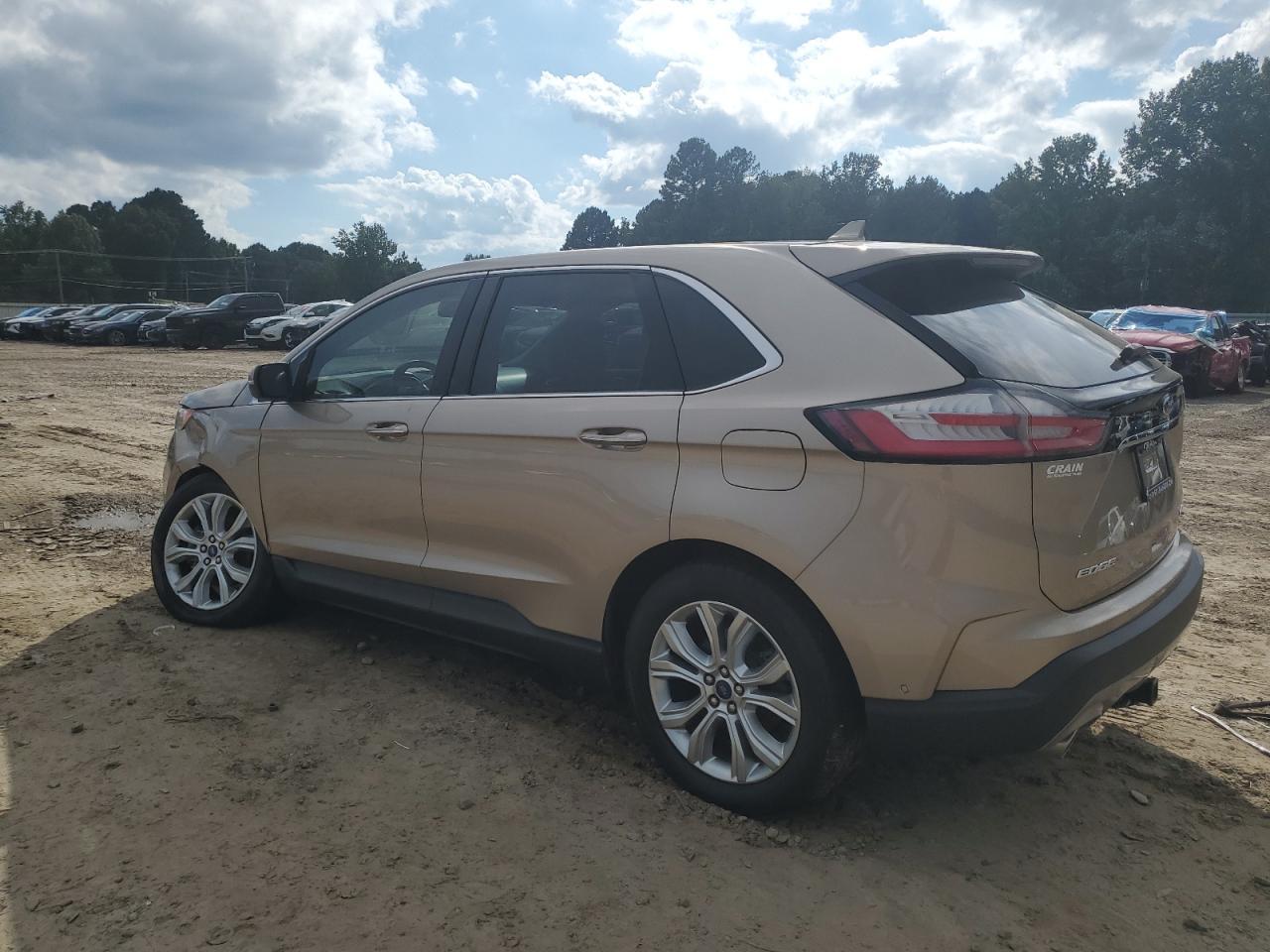 2020 Ford Edge Titanium - Image 2