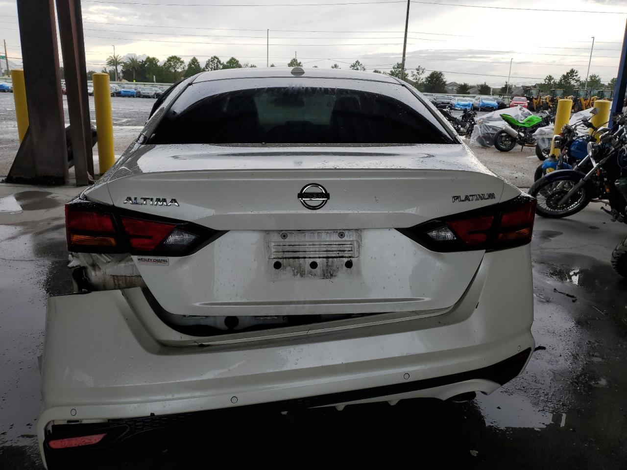 2020 Nissan Altima Platinum - Image 6