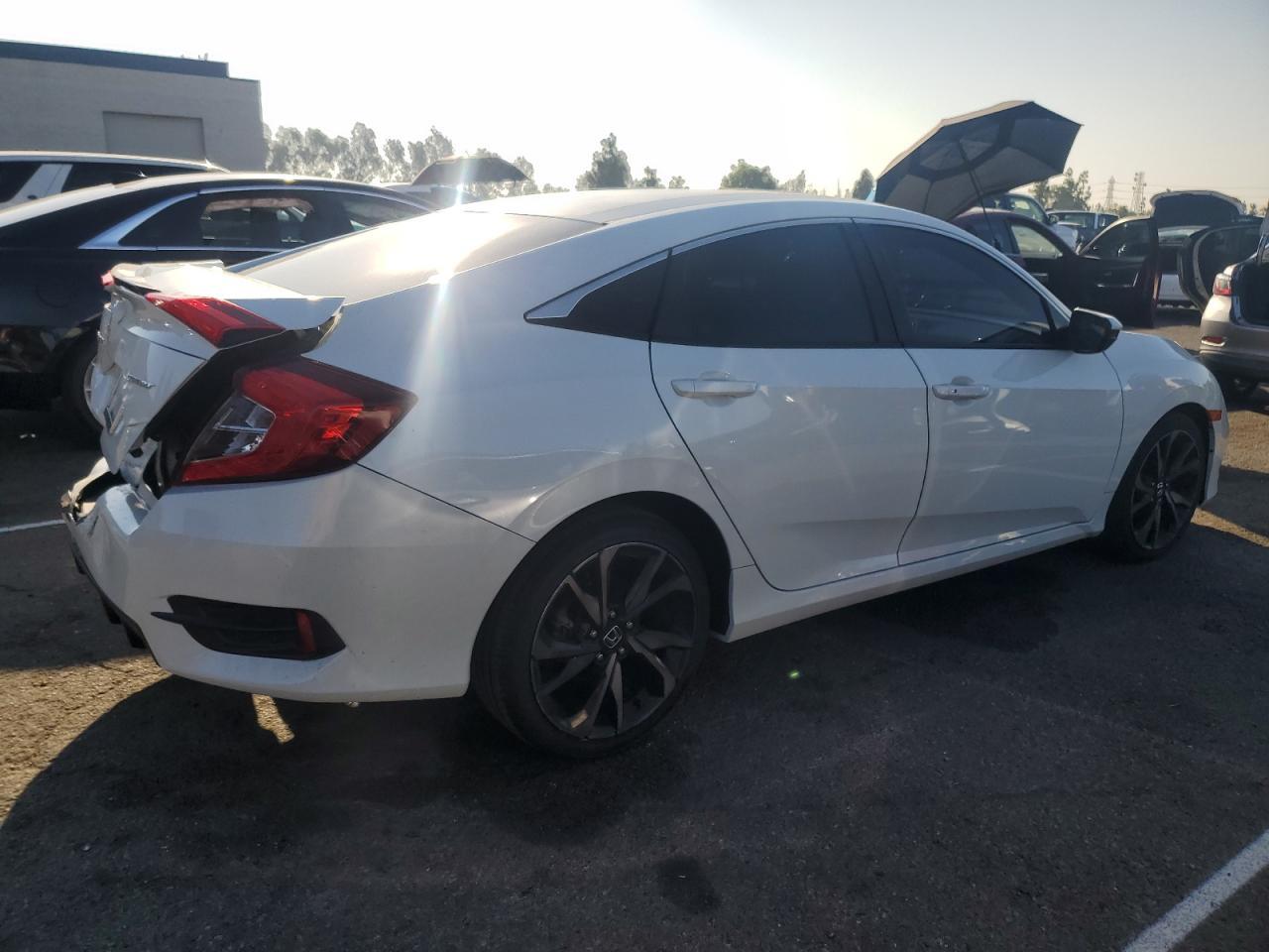 2021 Honda Civic Sport - Фото 3
