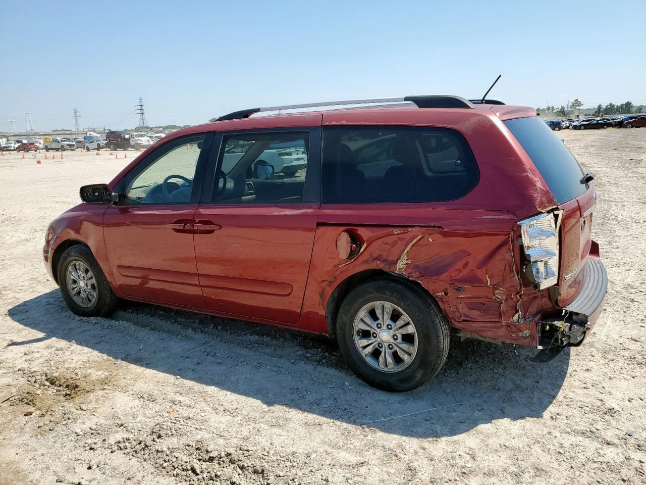 2012 Kia Sedona Lx - Image 2