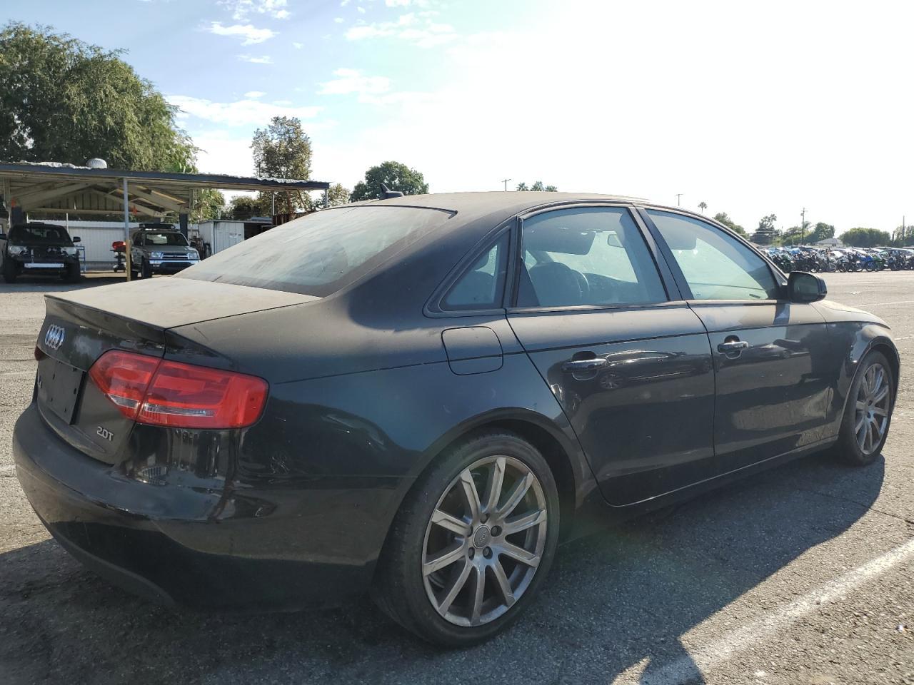 2010 Audi A4 Premium - Фото 3