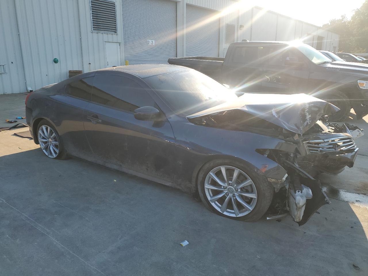 2013 Infiniti G37 Journey - Фото 4