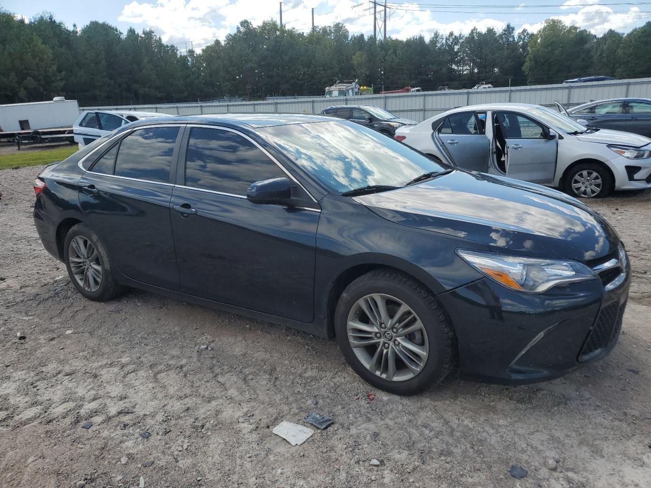 2015 Toyota Camry Le - Фото 4