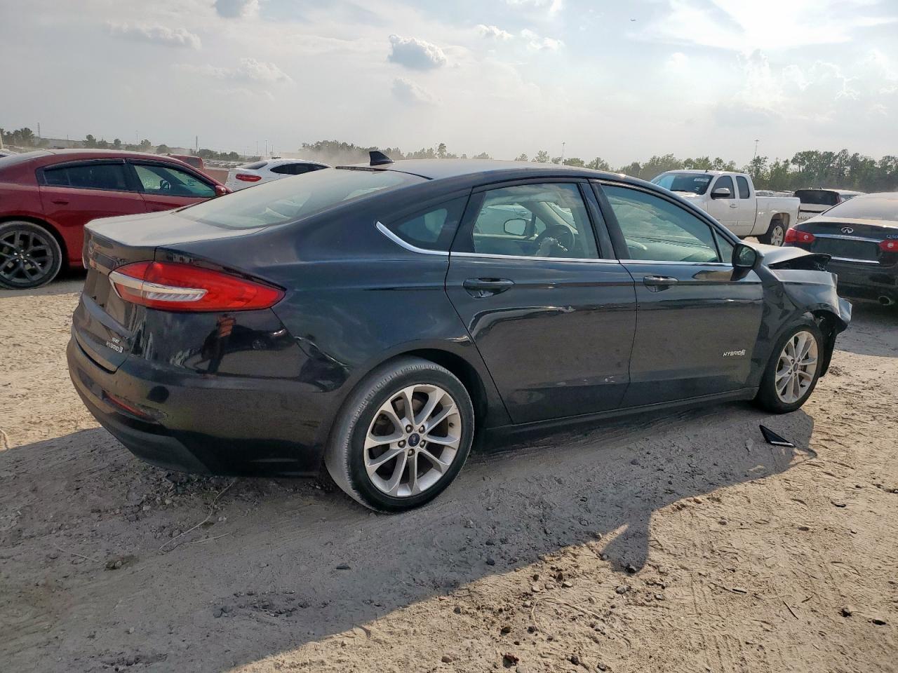 2019 Ford Fusion Se - Фото 3