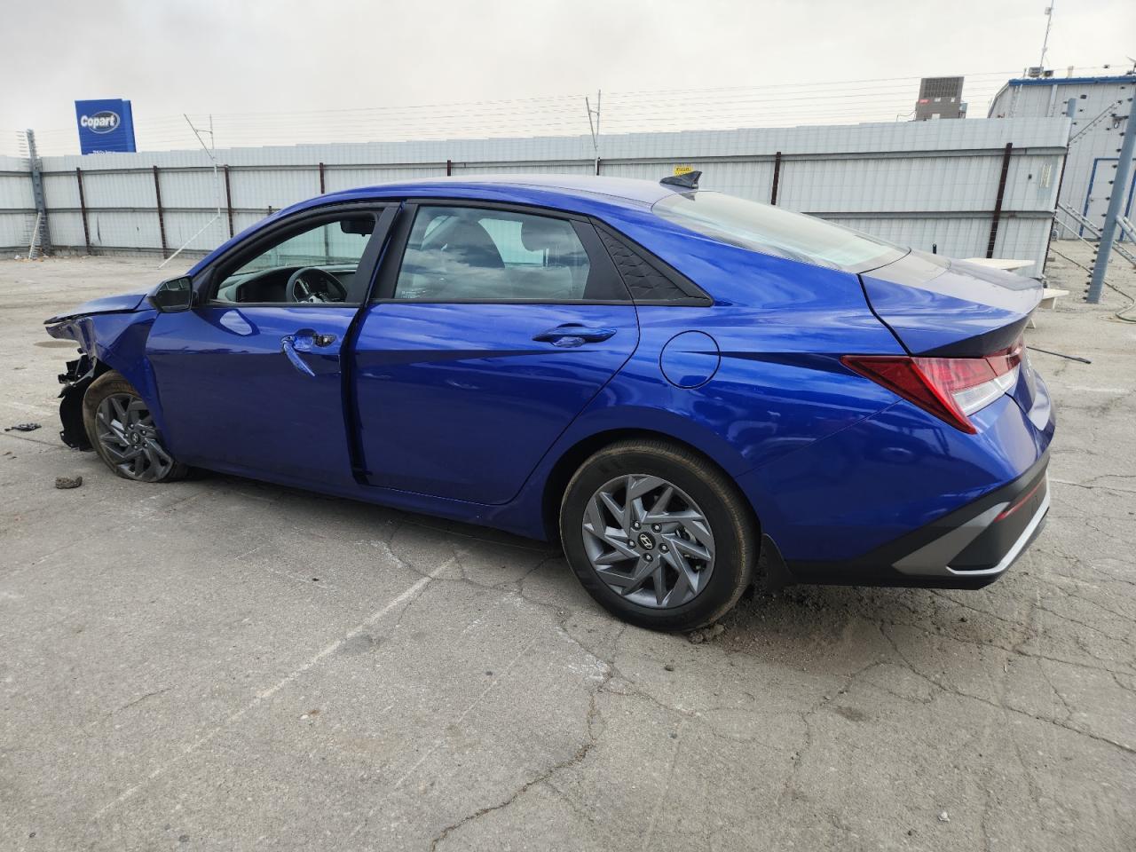 2025 Hyundai Elantra Blue - Фото 2