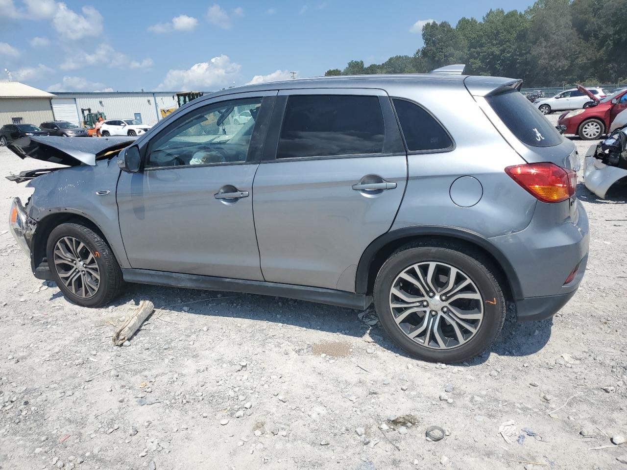 2018 Mitsubishi Outlander Sport Es - Фото 2