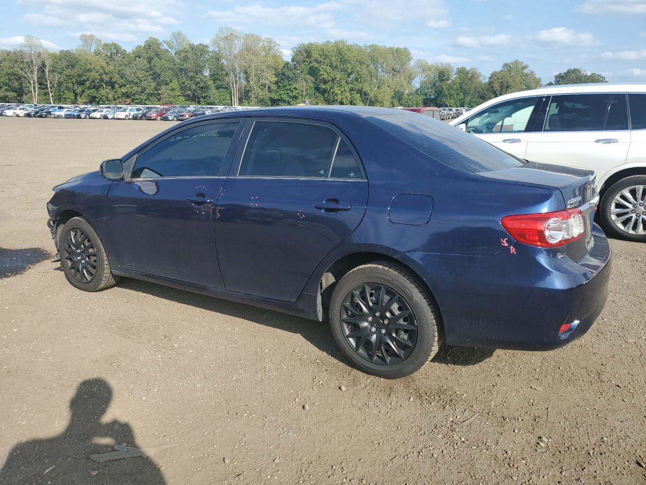 2013 Toyota Corolla Base - Фото 2