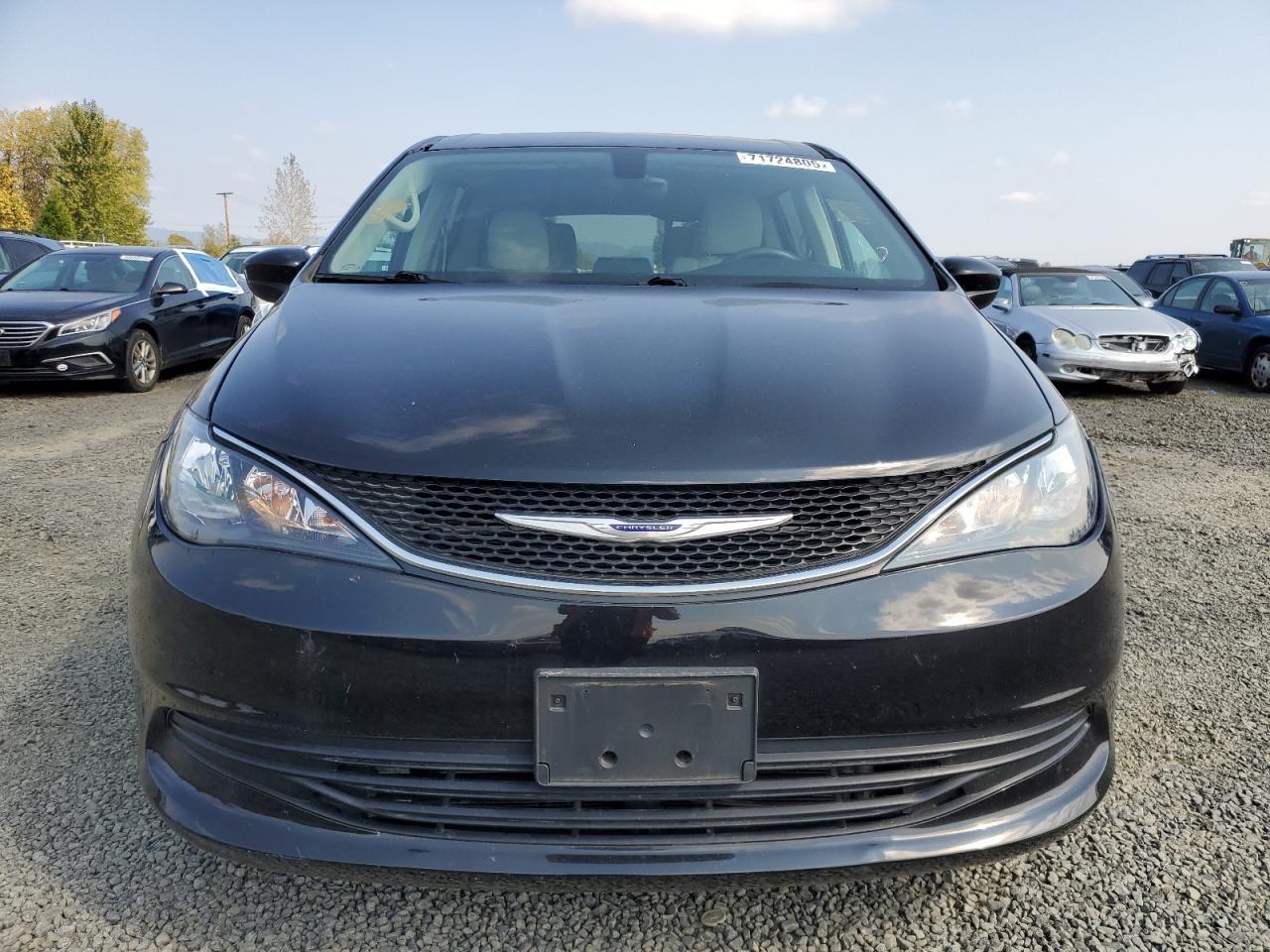 2017 Chrysler Pacifica Touring - Фото 5