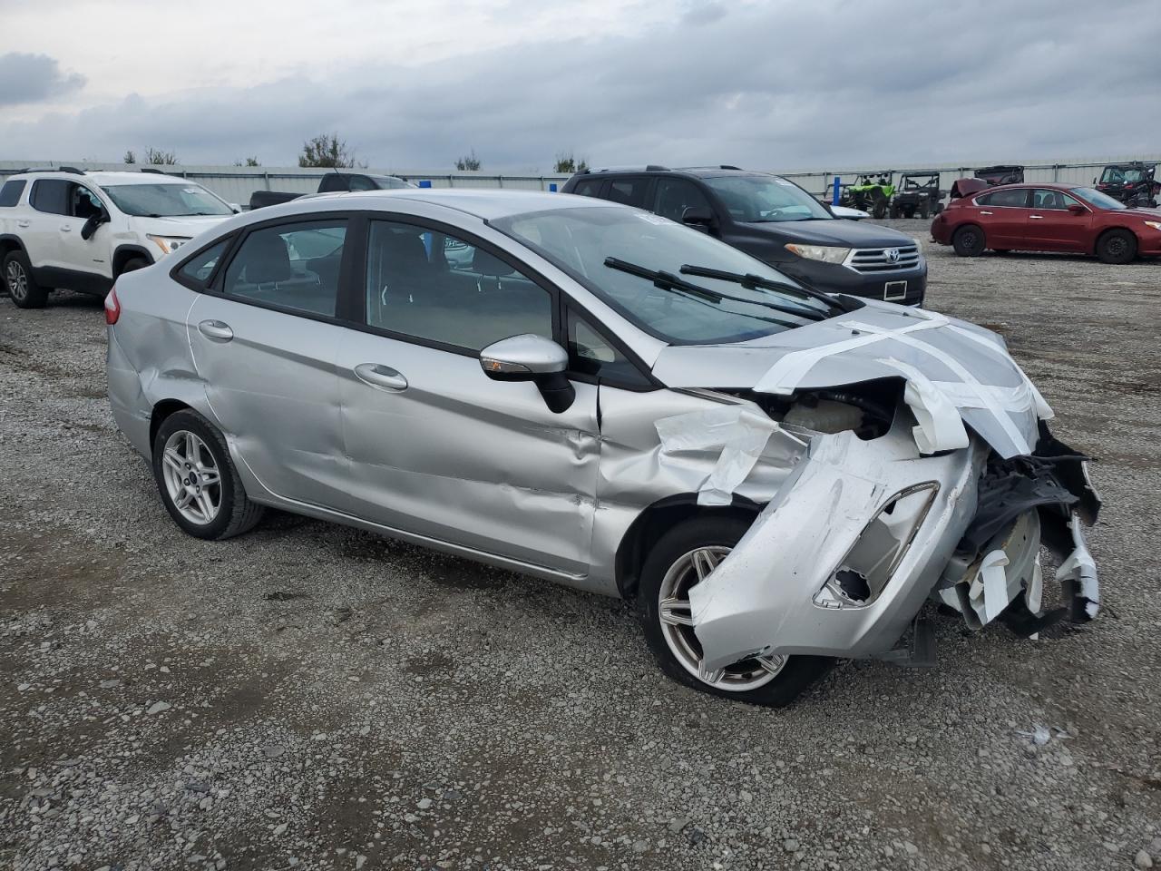 2019 Ford Fiesta Se - Фото 4