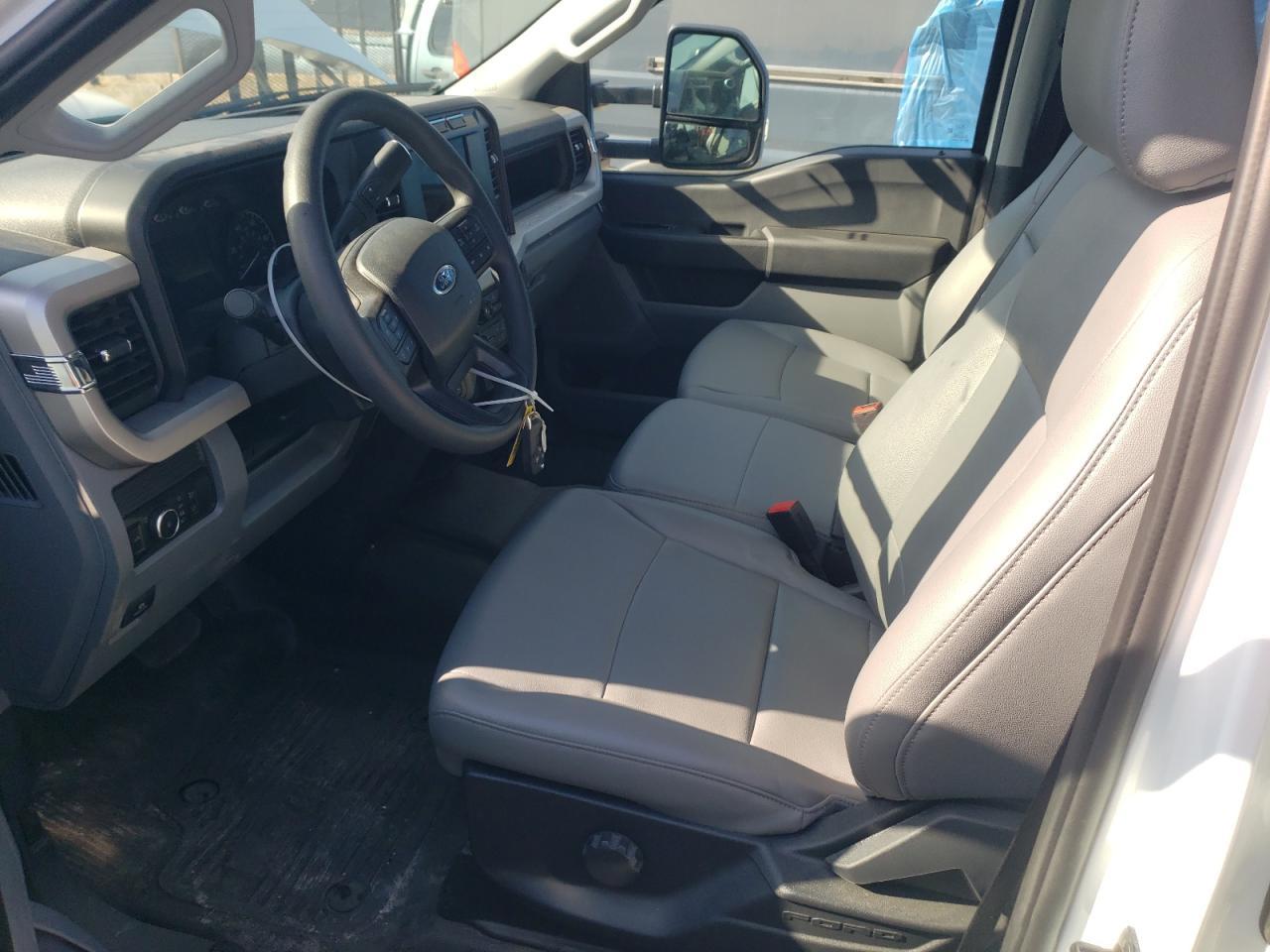 2023 Ford F550 Super Duty Super Duty - Фото 7