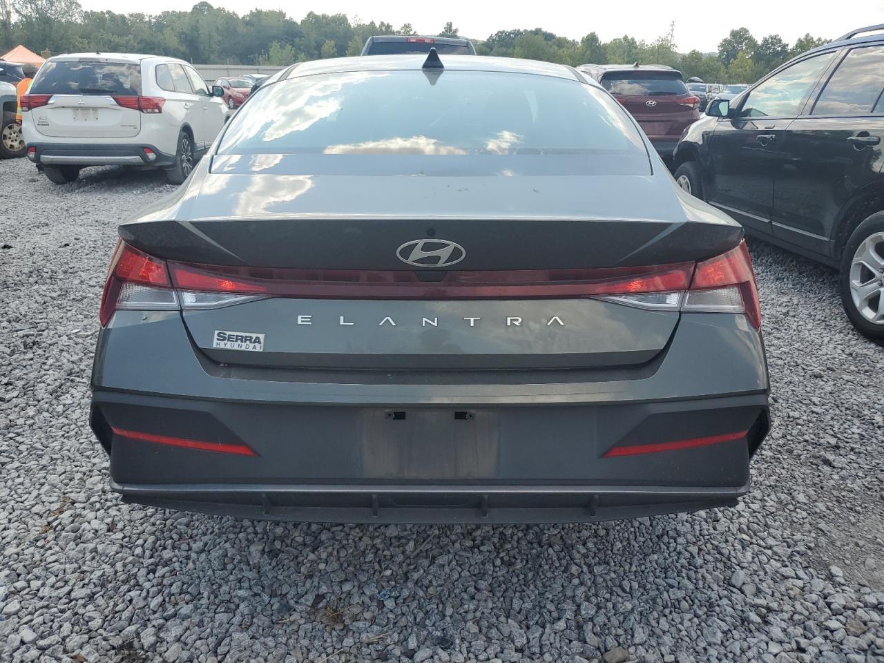 2024 Hyundai Elantra Se - Фото 6