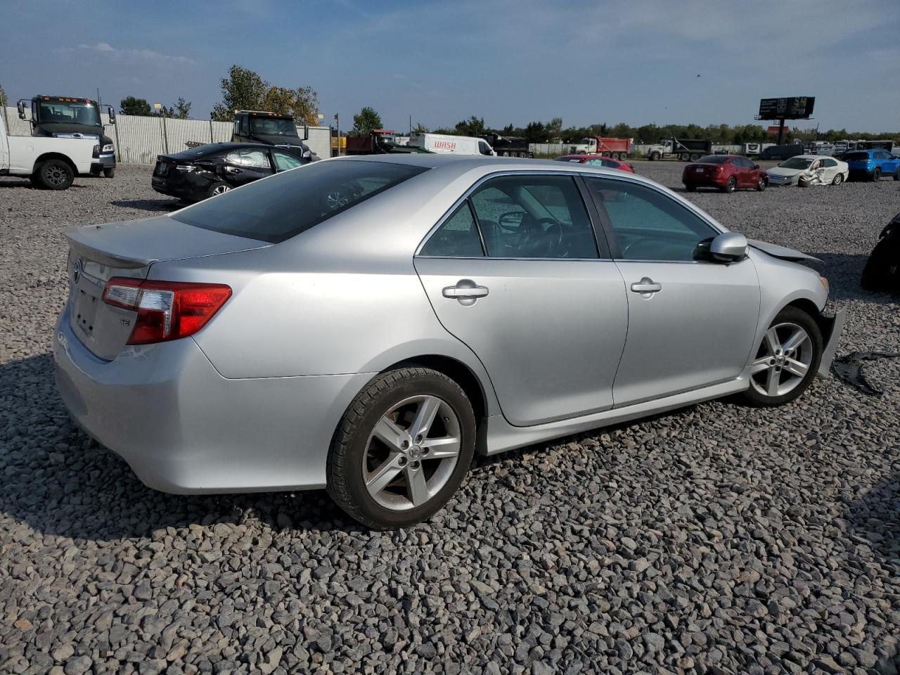 2014 Toyota Camry L - Фото 5