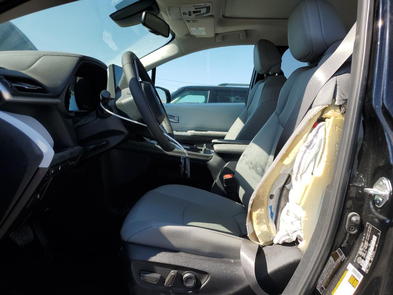 2025 Toyota Sienna Le/Xle - Image 7