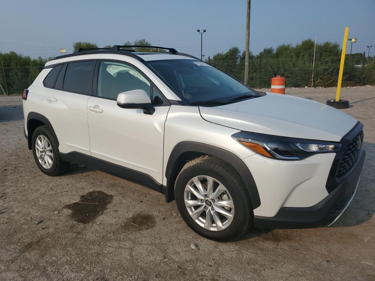 2024 Toyota Corolla Cross Le - Image 4