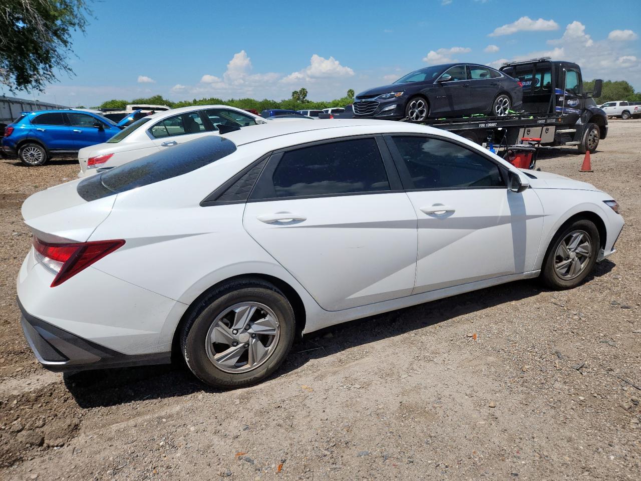2024 Hyundai Elantra Se - Фото 3