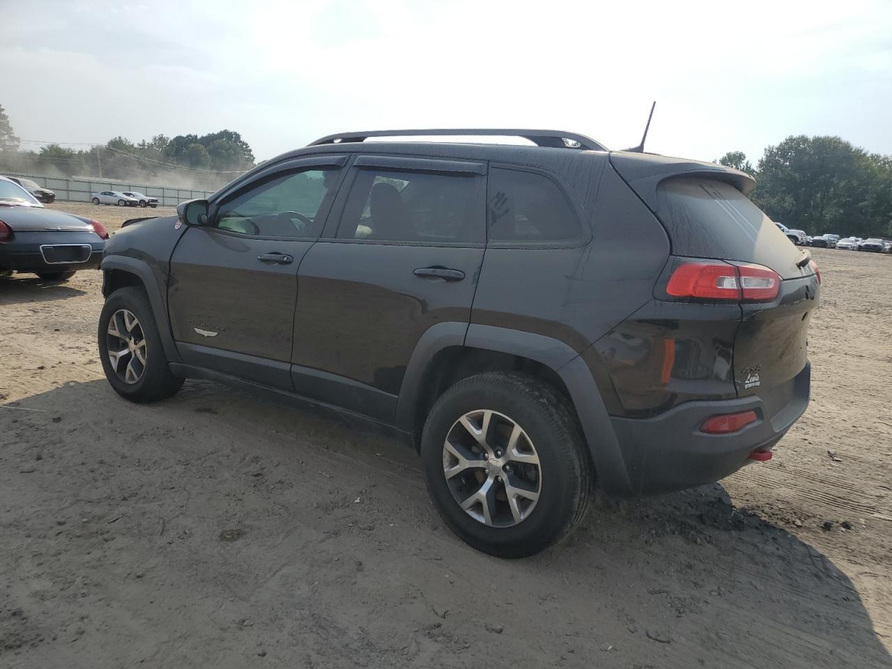2017 Jeep Cherokee Trailhawk - Image 2