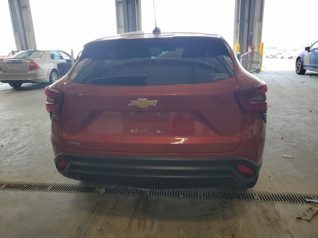 2024 Chevrolet Trax Ls - Фото 6