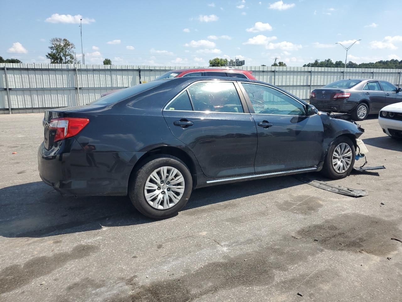 2012 Toyota Camry Base - Фото 3