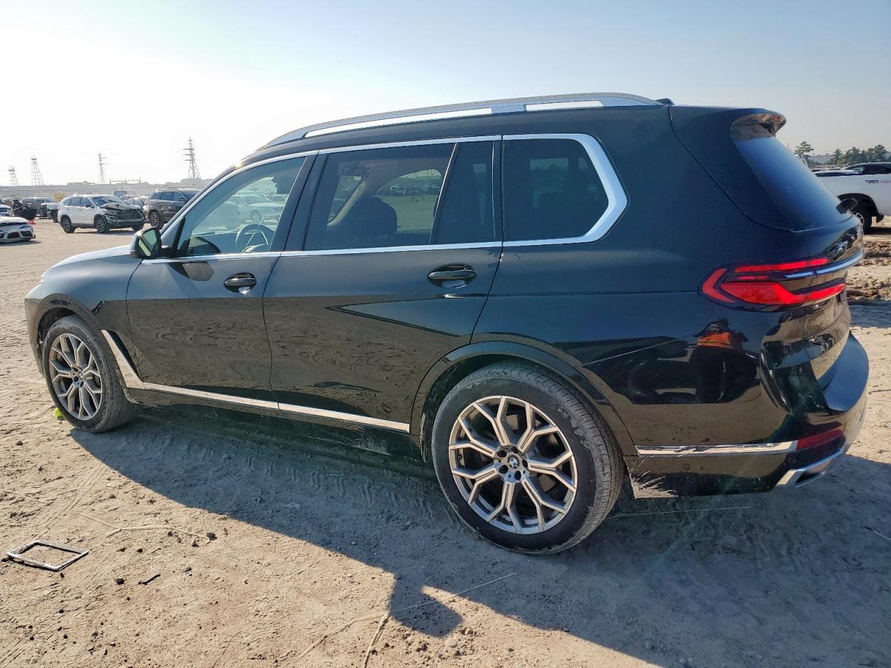 2025 BMW X7 xDrive40I - Фото 2