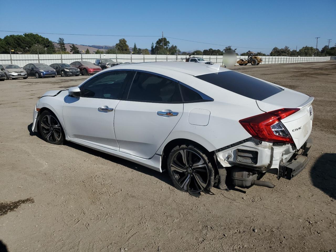 2016 Honda Civic Touring - Фото 2