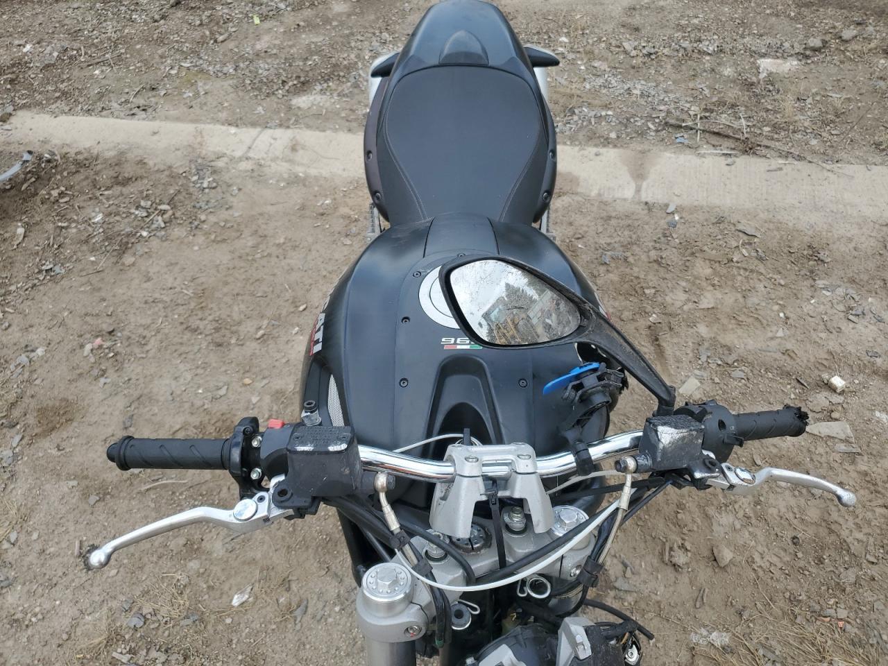 2011 Ducati Monster 696 - Фото 5