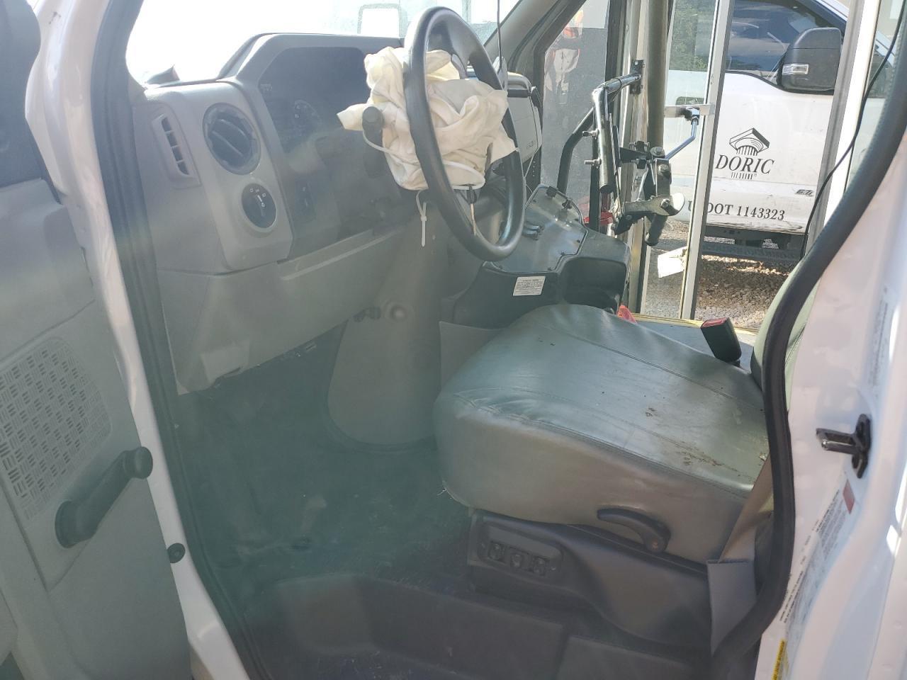 2019 Ford Econoline E350 Super Duty Cutaway Van - Фото 7