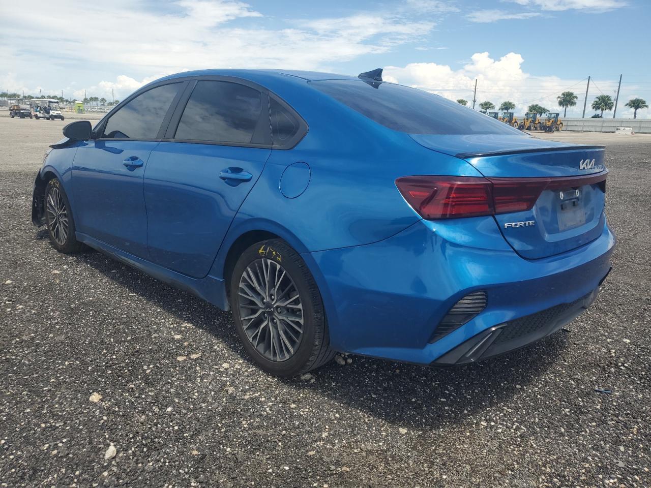 2022 Kia Forte Gt Line - Фото 2