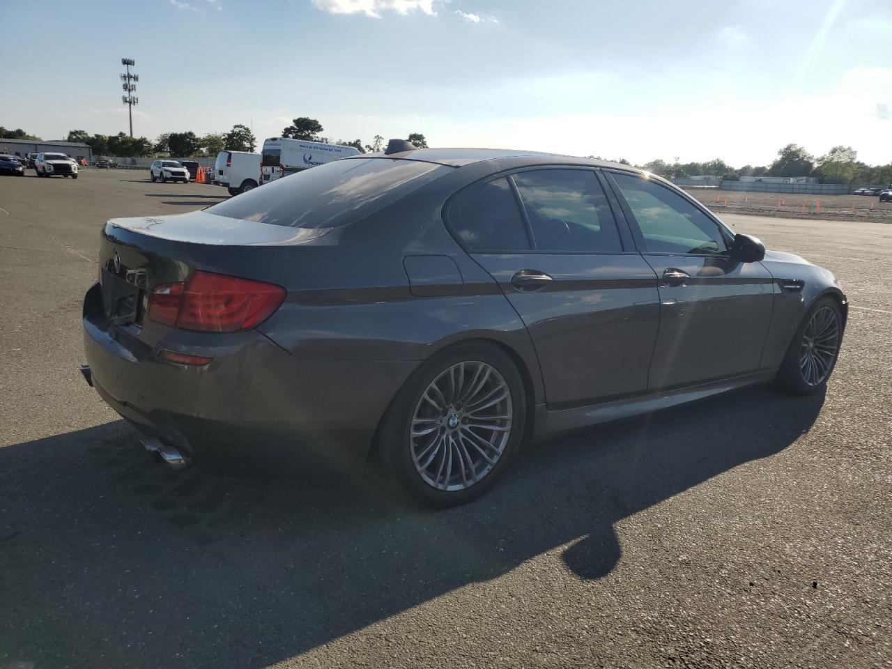2013 BMW M5 - Image 3