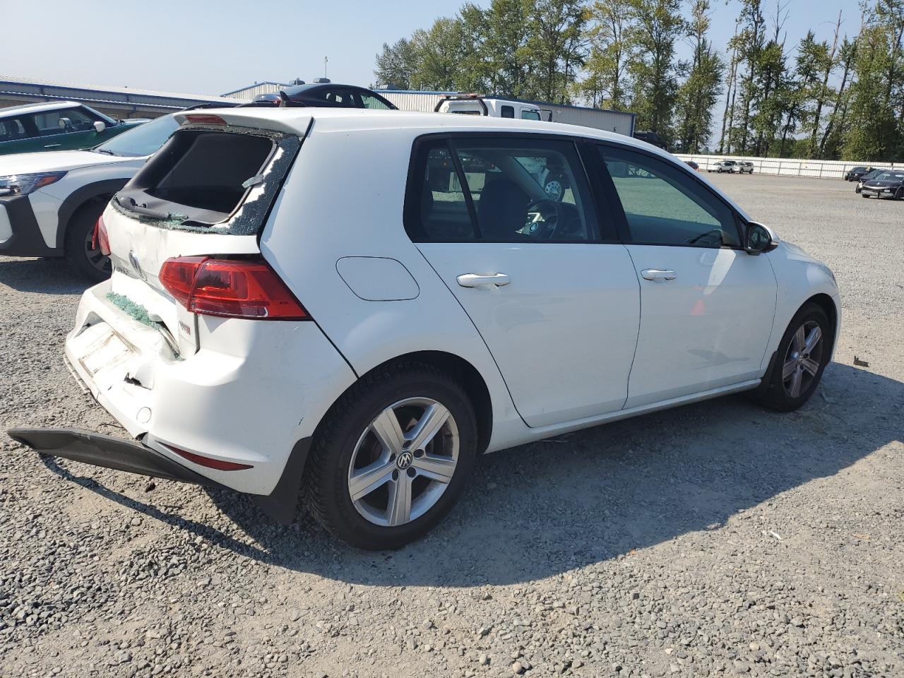 2017 Volkswagen Golf S - Image 3