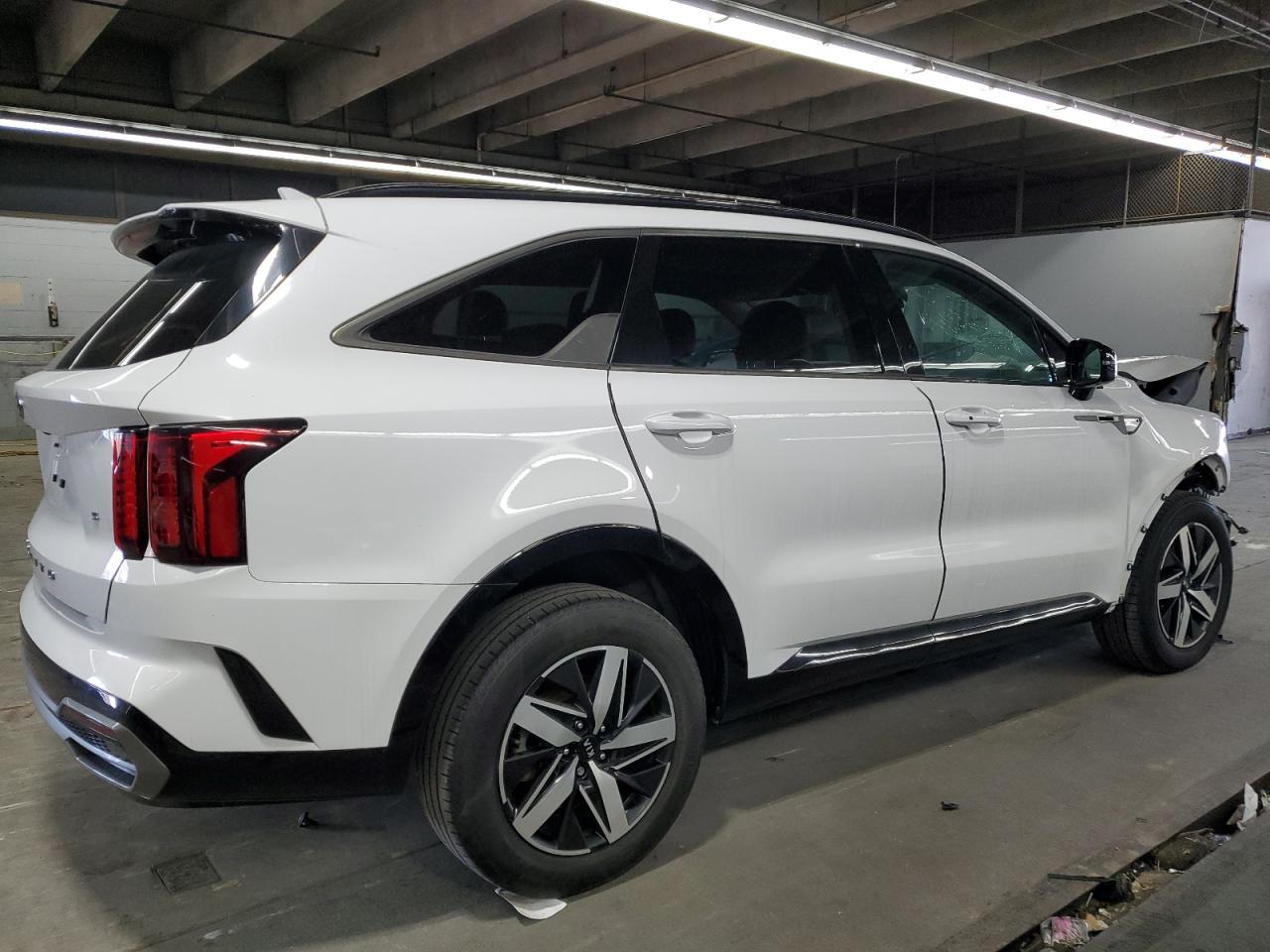 2021 Kia Sorento S - Image 3