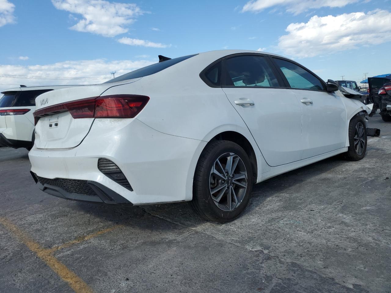2023 Kia Forte Lx - Фото 3